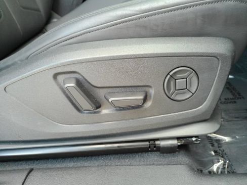 Used 2025 Audi Q3 2.0T Premium AWD/4WD image 21
