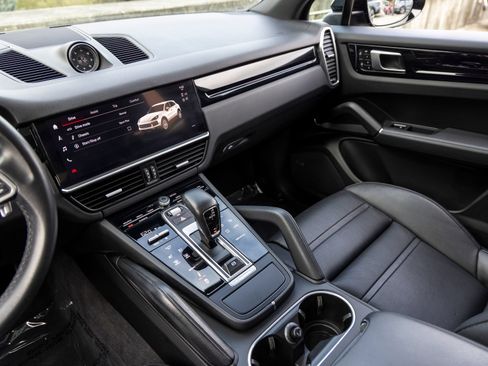 Certified 2022 Porsche Cayenne S AWD/4WD image 47