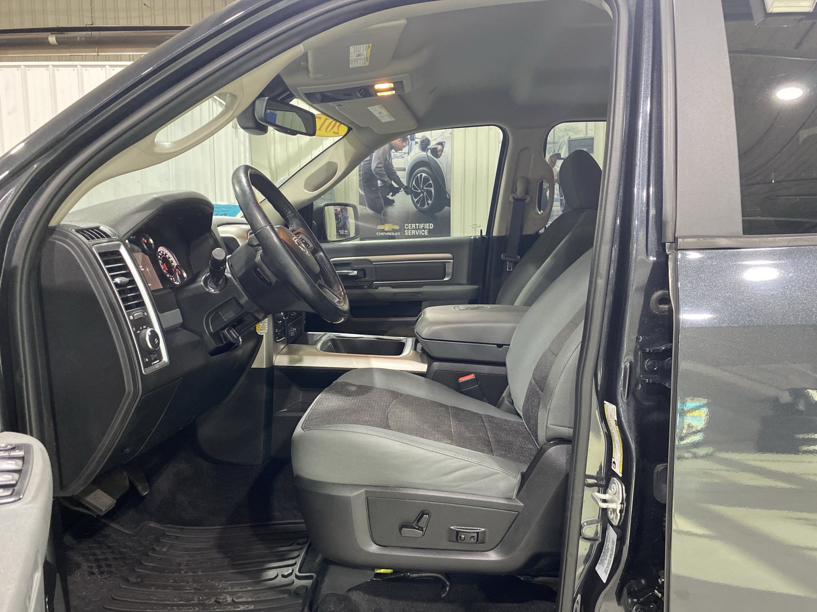 Used 2017 RAM 1500 Big Horn AWD/4WD image 2