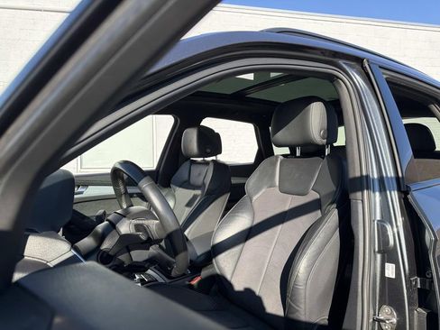 Used 2021 Audi SQ5 Premium Plus w/ Premium Plus Package image 28
