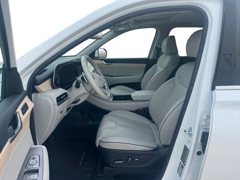 Used 2024 Hyundai Palisade Limited image 9