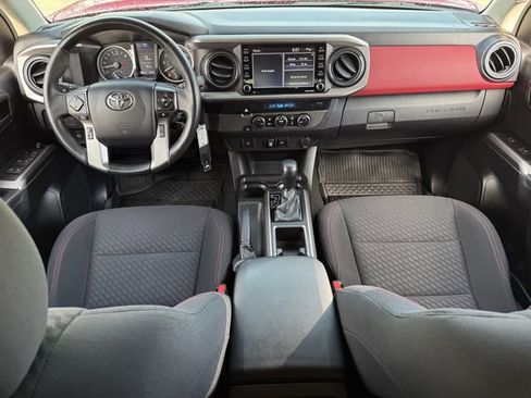 Used 2021 Toyota Tacoma SR5 RWD image 11