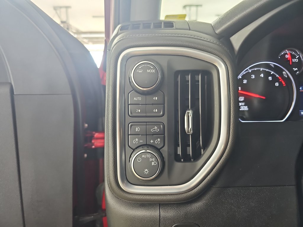 Certified 2020 Chevrolet Silverado 1500 RST AWD/4WD image 30