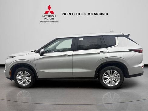 New 2026 Mitsubishi Outlander ES FWD image 8