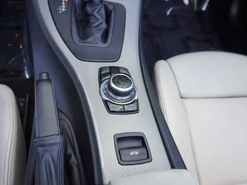 Used 2011 BMW 335i Convertible w/ M Sport Pkg RWD image 22