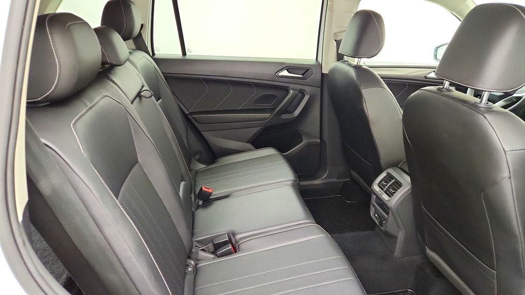 Used 2022 Volkswagen Tiguan SE w/ Panoramic Sunroof Package AWD/4WD image 22