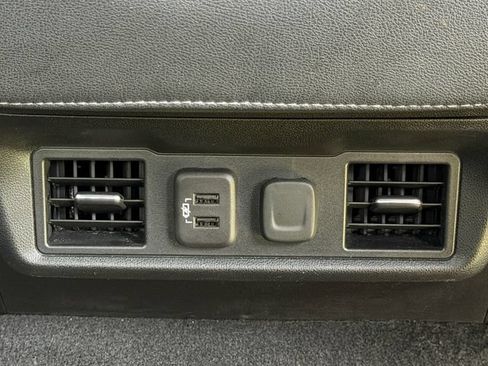 Used 2021 Chevrolet Silverado 1500 LT w/ Bed Protection Package RWD image 16