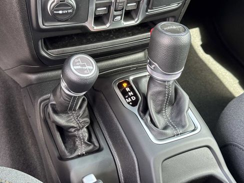 New 2026 Jeep Gladiator Sport image 17