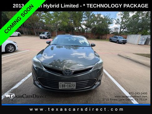 Used 2013 Toyota Avalon Limited w/ Technology Pkg FWD image 2