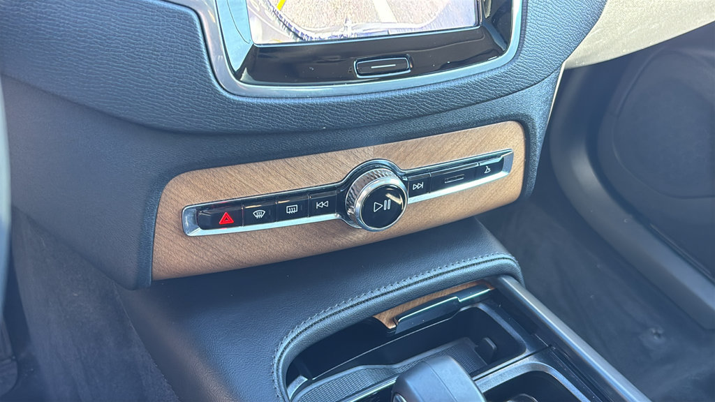 Certified 2024 Volvo XC90 B6 Plus w/ Protection Package Premier AWD/4WD image 22