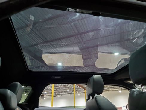 Used 2017 Land Rover Range Rover Evoque SE Premium image 21