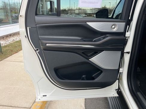 Used 2025 Lincoln Navigator L Black Label image 24