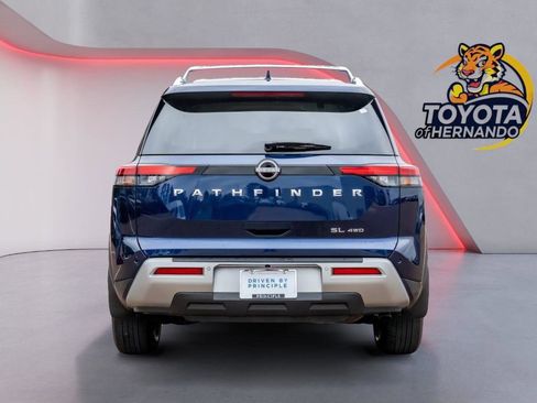 Used 2024 Nissan Pathfinder SL image 6