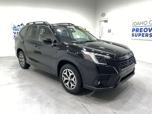 Used 2024 Subaru Forester Premium AWD/4WD image 2