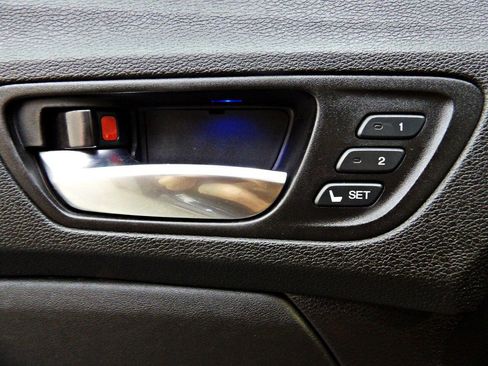 Used 2015 Acura TLX w/ Technology Package FWD image 25