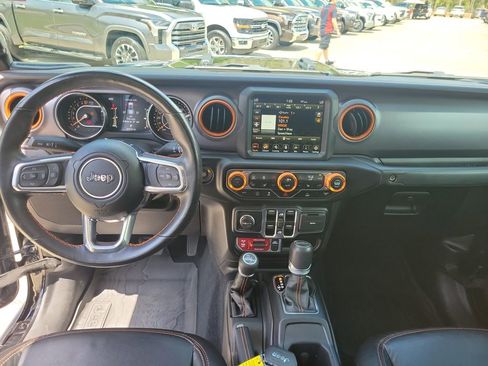 Used 2023 Jeep Gladiator Mojave w/ Cold Weather Group image 24