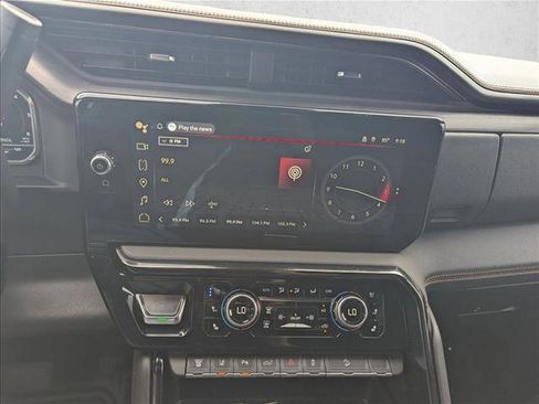 Certified 2025 GMC Sierra 2500 AT4 w/ Technology Package AWD/4WD image 11