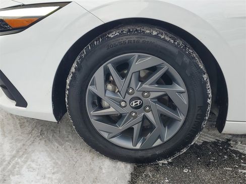 Used 2024 Hyundai Elantra SEL image 8