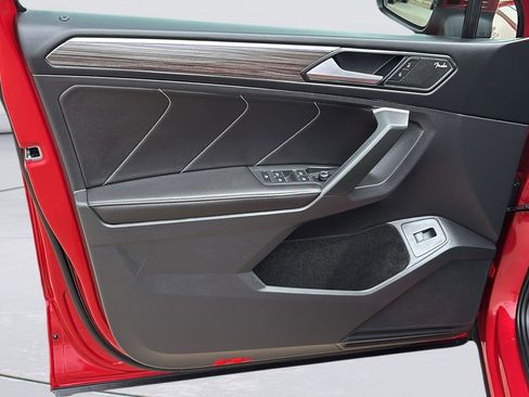 Used 2024 Volkswagen Tiguan SEL R-Line image 27