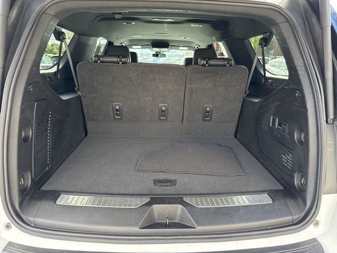 Used 2023 Chevrolet Suburban Premier image 42