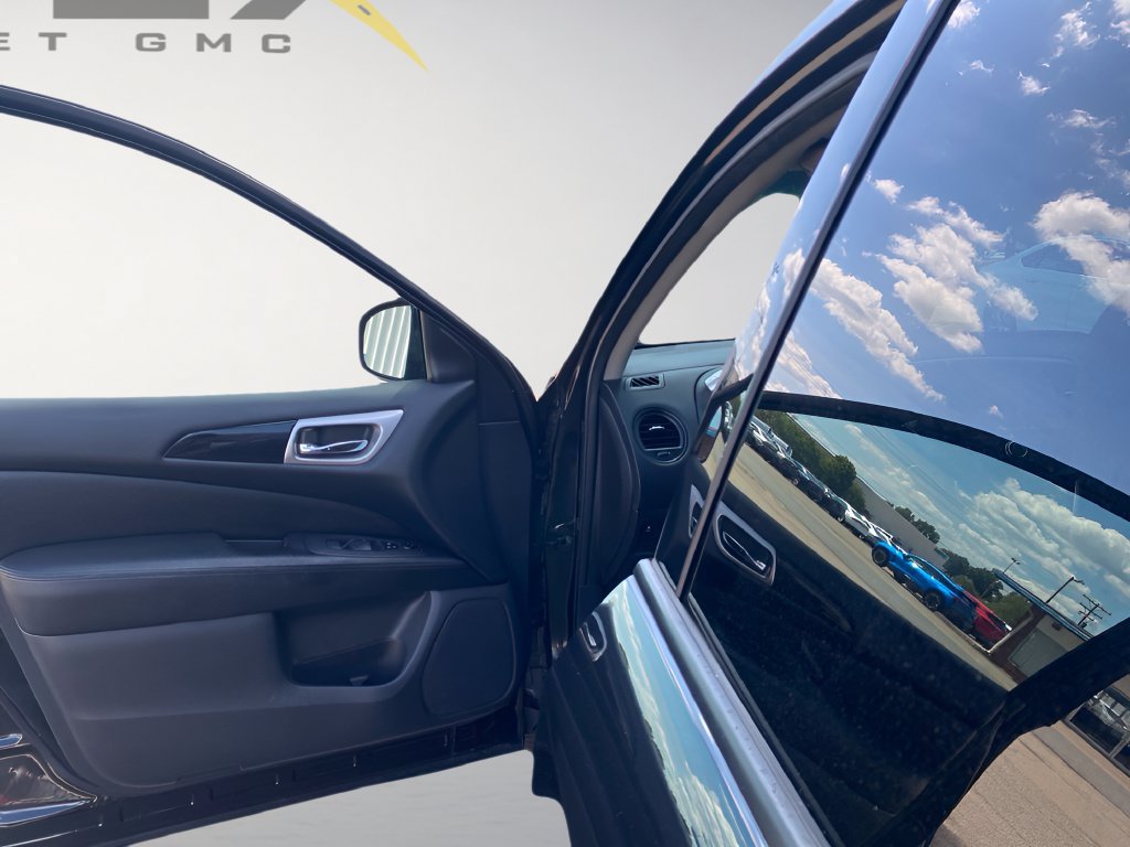 Used 2015 Nissan Pathfinder S FWD image 17