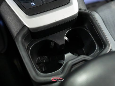 Used 2020 Toyota RAV4 LE image 34