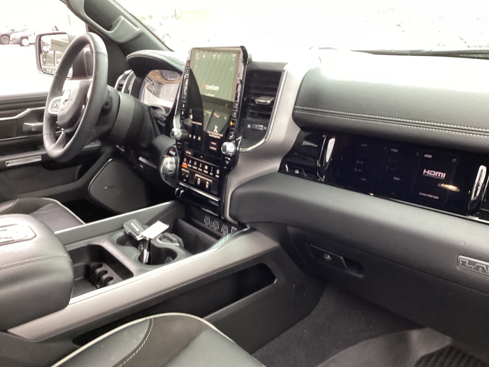 Used 2025 RAM 1500 Laramie AWD/4WD image 22