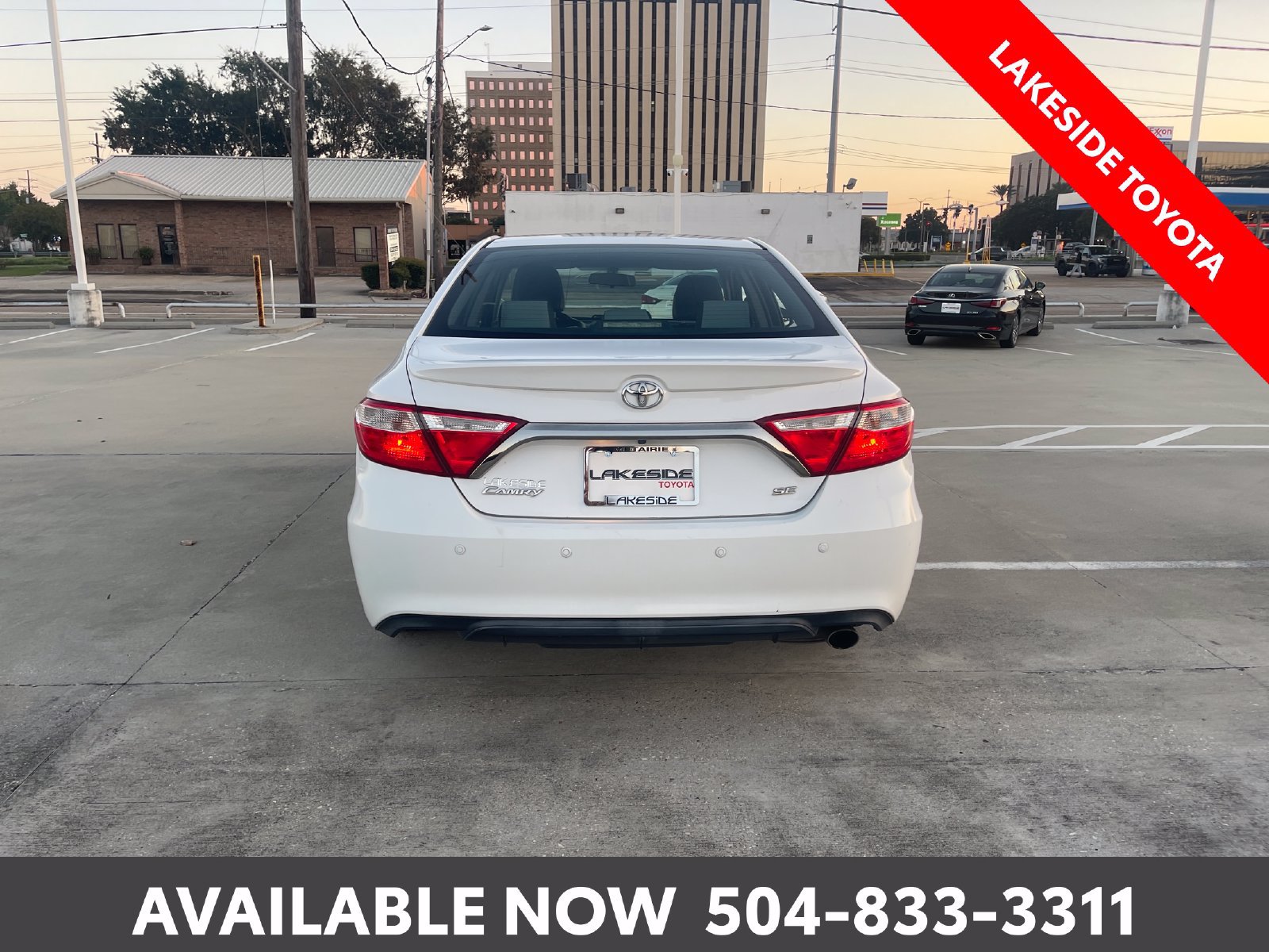 Used 2017 Toyota Camry SE FWD image 4