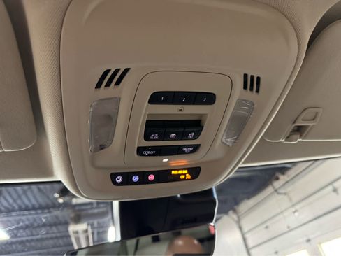 Certified 2022 Buick Envision Avenir w/ Technology Package II image 22