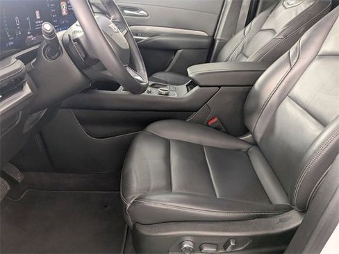 Used 2024 Cadillac XT4 Premium Luxury image 14