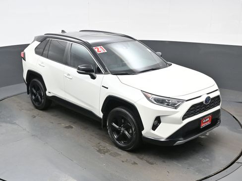 Used 2021 Toyota RAV4 XSE w/ XSE Grade Weather Package image 33