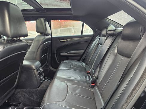 Used 2014 Chrysler 300 C image 15