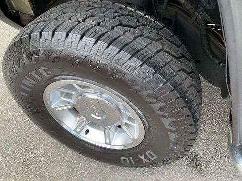 Used 2005 HUMMER H2 SUT w/ Preferred Equipment Group image 12