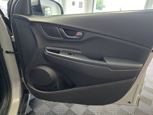 Used 2022 Hyundai Kona SE image 44