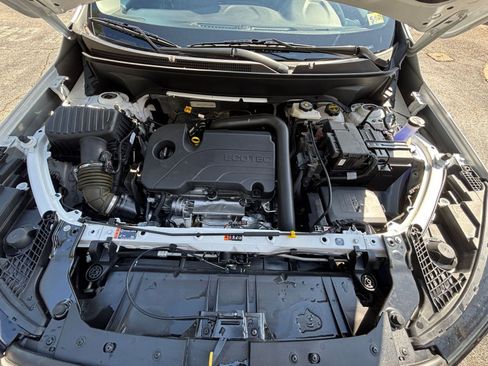 Used 2024 GMC Terrain SLE image 33