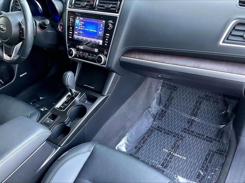 Used 2019 Subaru Outback 2.5i Limited w/ Popular Package #2 image 19
