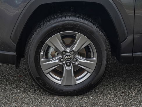 Used 2024 Toyota RAV4 XLE AWD/4WD image 10