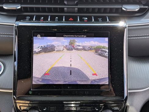 New 2025 Jeep Grand Cherokee Laredo X w/ Luxury Tech Group I image 24