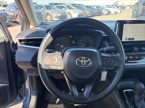 Used 2025 Toyota Corolla LE image 15