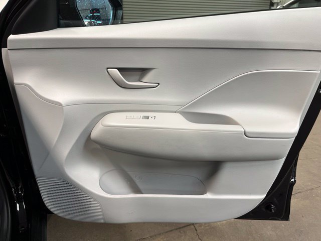 Used 2025 Hyundai Kona SEL FWD image 11