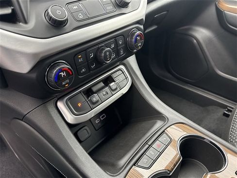 Certified 2020 GMC Acadia SLE w/ Driver Convenience Package image 17