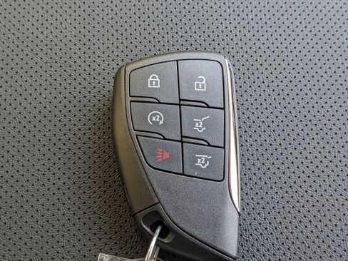 New 2025 Chevrolet Suburban Premier image 31