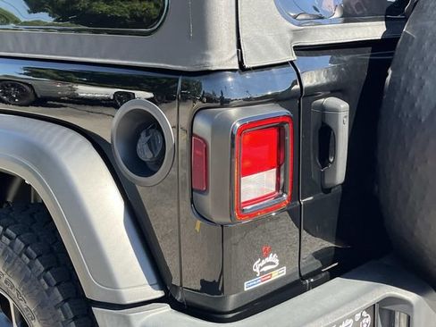 Used 2021 Jeep Wrangler Unlimited Sport AWD/4WD image 12