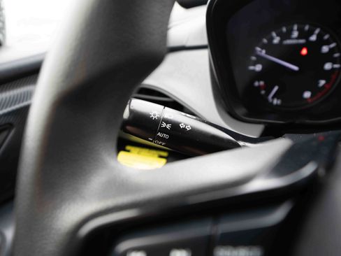 Used 2024 Subaru Crosstrek 2.0i AWD/4WD image 13