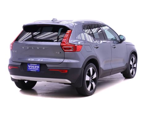 Used 2019 Volvo XC40 T5 Momentum image 8