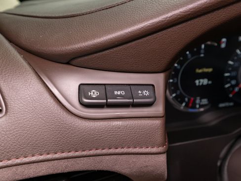 Used 2016 Cadillac Escalade Luxury RWD image 30