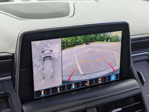 Used 2021 Chevrolet Suburban Premier w/ Premium Package 2 RWD image 30