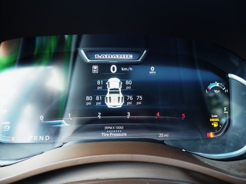 New 2025 RAM 3500 Laramie image 28