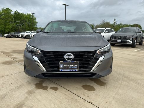 Used 2024 Nissan Sentra S image 2