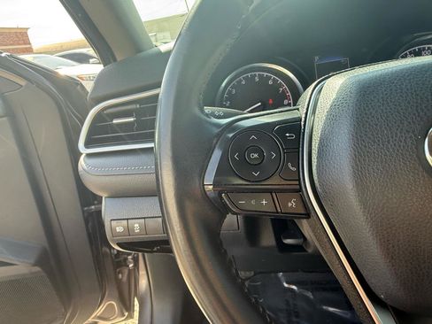 Used 2018 Toyota Camry SE image 15